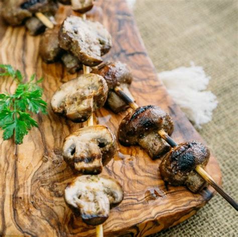 12 Ways to Make Mushrooms Taste Like Meat | Grilled mushrooms, Stuffed mushrooms, Vegetarian skewers