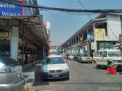 Yangon - Bogyoke market 2 - Jonathan Lee