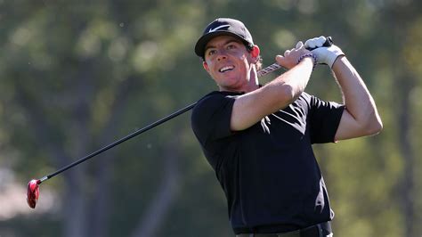 Rory McIlroy hits golf ball off driving range and onto road in Colorado ...