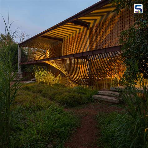 A wondrous bamboo facade by Ar Vinu Daniel, Wallmakers | Kerala