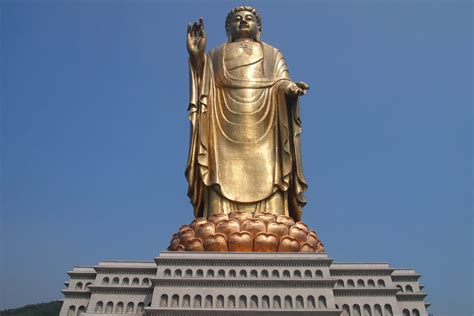 Main Statue - Spring Temple Buddha