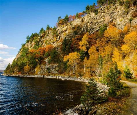 Maine Fall Foliage- 13 Spots to Enjoy Fall Colors in Maine