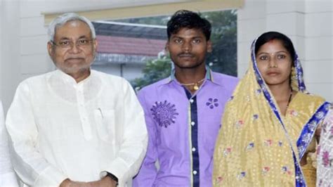 Inspired by Nitish Kumar's campaign, this Bihar couple had a dowry-free marriage. The CM called ...