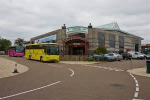 Finchley Lido © Martin Addison cc-by-sa/2.0 :: Geograph Britain and Ireland