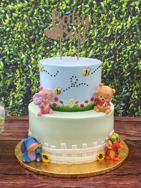 Winnie the Pooh cake | Winnie the pooh cake, Disney baby shower, Baby first birthday cake