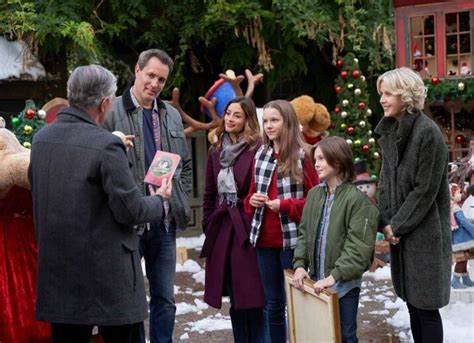 Mystery on Mistletoe Lane Hallmark Movies, Cast, 2023-rd - mrDustBin