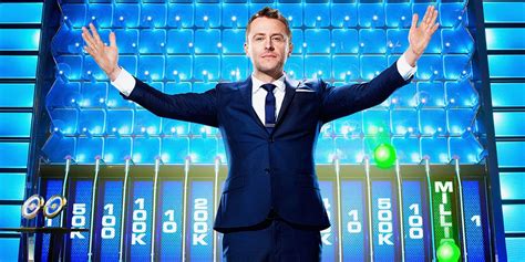 Chris Hardwick Returning as Host of NBC Game Show The Wall