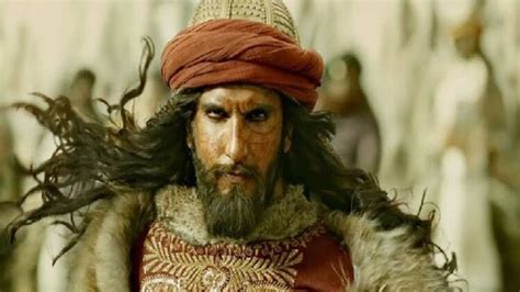 इन शब्दों को समझकर ही देखें पद्मावत का ये गाना - padmaavat padmavati ...