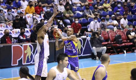 PBA: Calvin Abueva, Magnolia hang on to beat TNT | Inquirer Sports