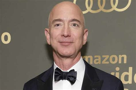 Jeff Bezos Sued for Defamation by Brother of Girlfriend Lauren Sanchez ...