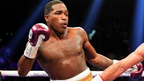 Adrien Broner defeats Jovanie Santiago on points but fails to impress ...