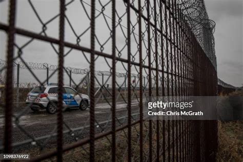 Hungary Serbia Border Fence Photos and Premium High Res Pictures ...