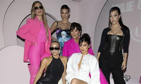 Kylie Jenner is joined by her iconic family in stunning group snap | Daily Mail Online