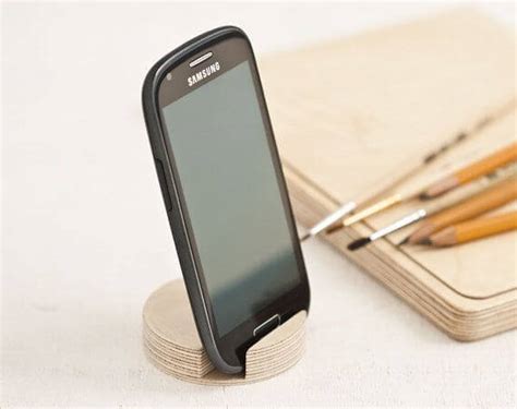 diy phone stand cardboard - CueThat