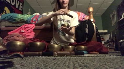 Different sounds of Tibetan singing bowl sizes - YouTube