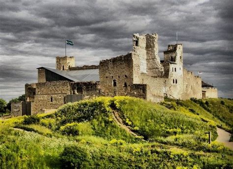 Our old castles. Rakvere Castle, Estonia Estonia Landscape Informatiounen op eisem Site https ...