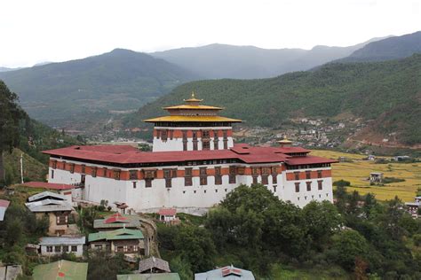 Rinpung Dzong, Paro, Bhutan | Paro Dzong, History | Holidify