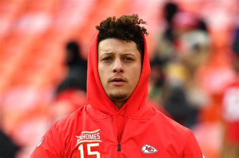 Patrick Mahomes drops new merchandise with a fresh logo on his website ...