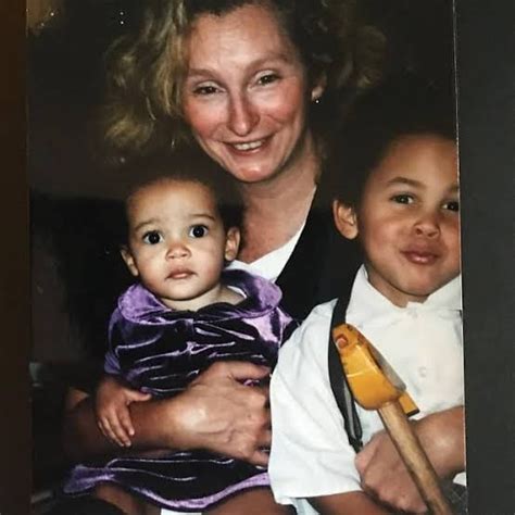 Doja Cat Old Childhood Throwback Family photo with her brother Raman Dlamini and Mom Deborah ...