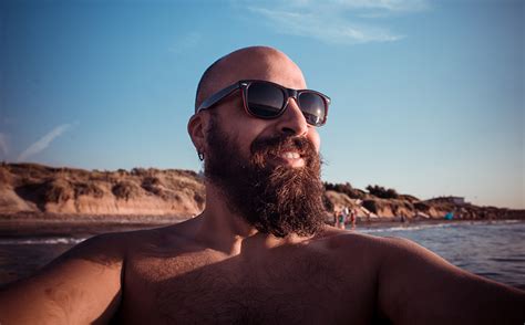 10 Benefits of Shaving Your Head Completely Bald | The Bald Gent