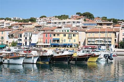 Bouches-du-Rhone, France: travel guide and attractions in Bouches-du-Rhone, Provence