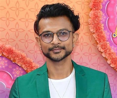 Utkarsh Ambudkar Biography - Facts, Childhood, Family Life & Achievements