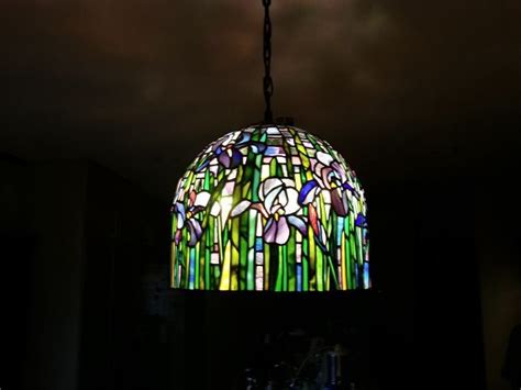 アイリスのステンドグラス・ランプシェード – Vis-à-Vis | Stained glass patterns, Stained ...