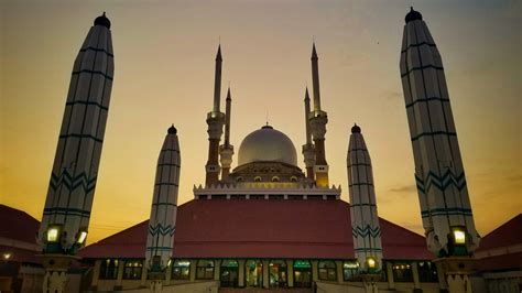 Masjid Agung Jawa Tengah Tiket & Kemegahan Arsitektur - September 2024