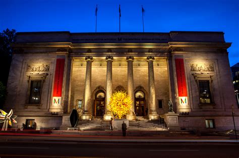 Exhibitions | Chihuly