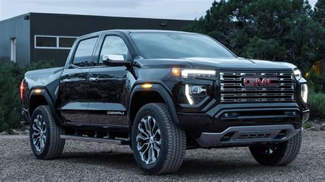 Should You Choose the 2023 GMC Canyon or the 2023 Ford Ranger?