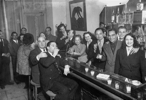 The Life of Al Capone through Vintage Photos | Al capone, St. albert ...