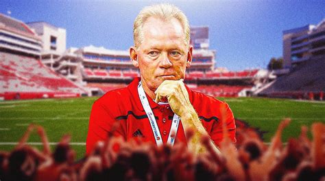 Arkansas football hiring Bobby Petrino as next OC after Texas A&M departure