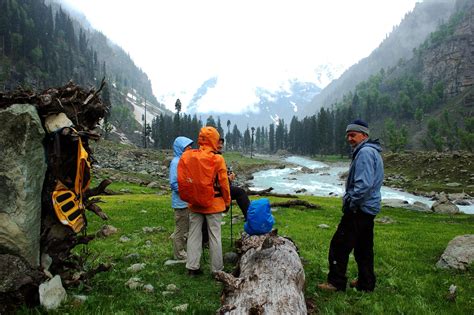 Kashmir Trekking - hiking routes Kashmir- Budget Trek Kashmir