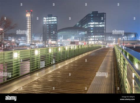 Berlin station hi-res stock photography and images - Alamy