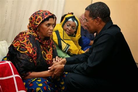 NURU THE LIGHT: PRESIDENT JAKAYA KIKWETE ALONGSIDE FIRST LADY SALMA ...