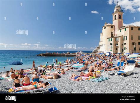 Tourists on beach at Camogli, Liguria, Italy Stock Photo - Alamy