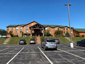 HOLIDAY INN EXPRESS MUNISING-LAKEVIEW, AN IHG HOTEL - Updated 2024 ...