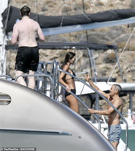 Elon Musk pokes fun at photos showing him shirtless on a yacht in Mykonos | Daily Mail Online