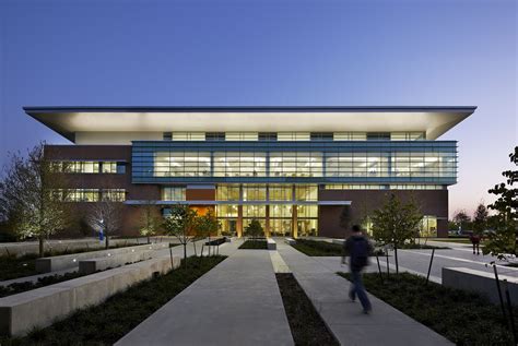 University of North Texas Dallas Founders Hall - The Beck Group