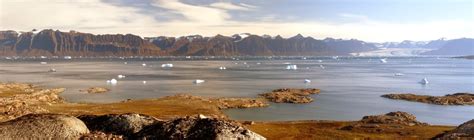 Tundra in Greenland. [6280x1862] : EarthPorn