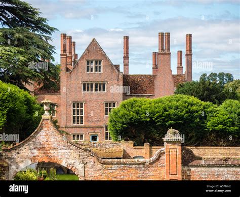 Mapledurham House, Toad Hall, form Wind in the Willows, Mapledurham ...