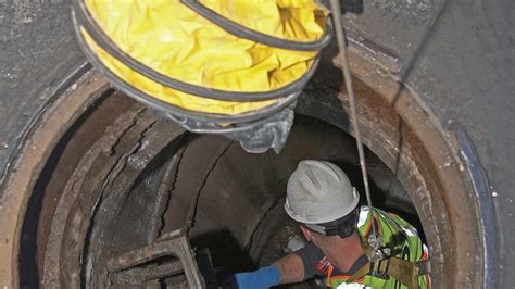 Manhole Safety - 6 Tips For Construction Workers - Our Blog