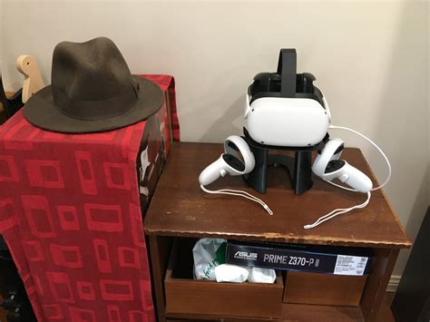 Kiwi Design Oculus Quest 2 VR Headset Stand (Impressions) – The Late Night Session