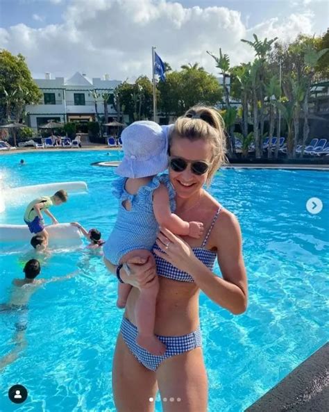 Helen Skelton shows off toned physique in plaid bikini as she enjoys sun-kissed holiday - Daily Star