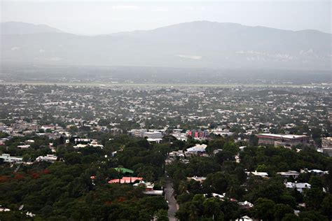 Haïti après l'assassinat du président: perspectives sur Delmas