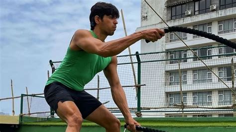 Sidharth Malhotra shares his intense early morning workout in new post ...