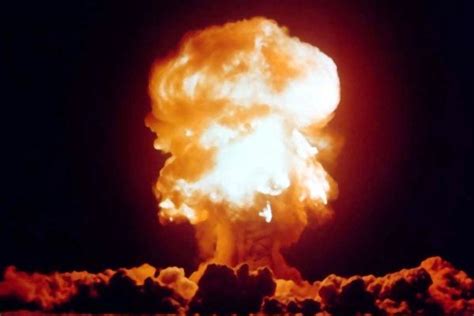 If a Nuclear Bomb Explodes Nearby, Never, Ever Get in a Car | Military.com