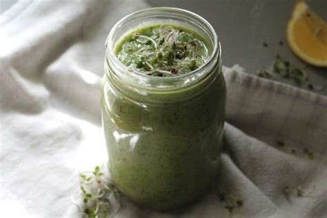 Healthy & Delicious Broccoli Sprout Smoothie | Life and Dirt