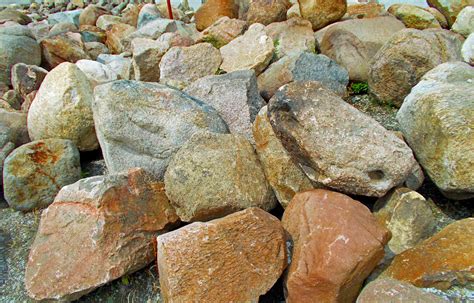 Boulders and decorative landscape rocks | Palo, IA: Cedar River Garden ...