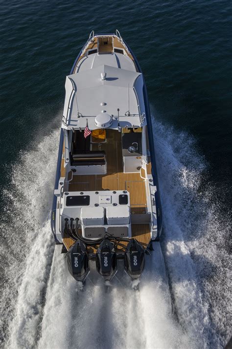 35 GT COUPE — LIFE PROOF BOATS in 2021 | Deck layout, Boat, Air ride